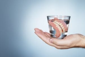 how when to use dentures